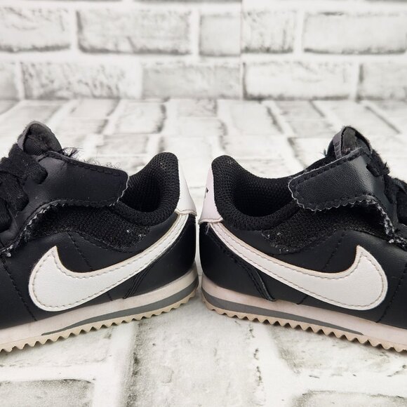 Nike Cortez EasyOn Baby Size 6 Black White Sneakers Hook-and-Loop Slip-On Shoes - Picture 9 of 10